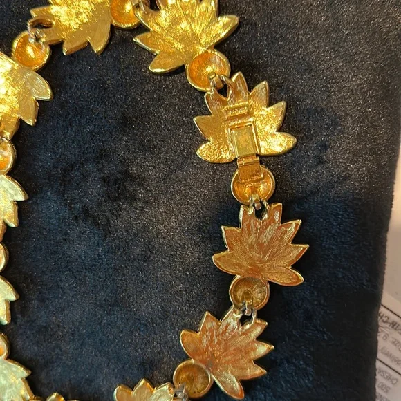 Vintage Dauplaise Abstract Leaf & Button Collar Necklace & Clip on Earrings
